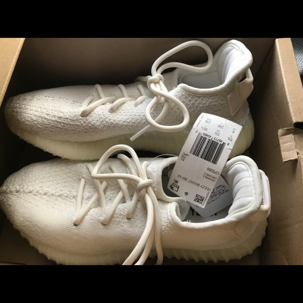 YEEZY BOOST 350 - ALL WHITE